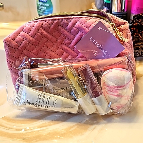 Ulta Beauty Other - Make up bag with makeup